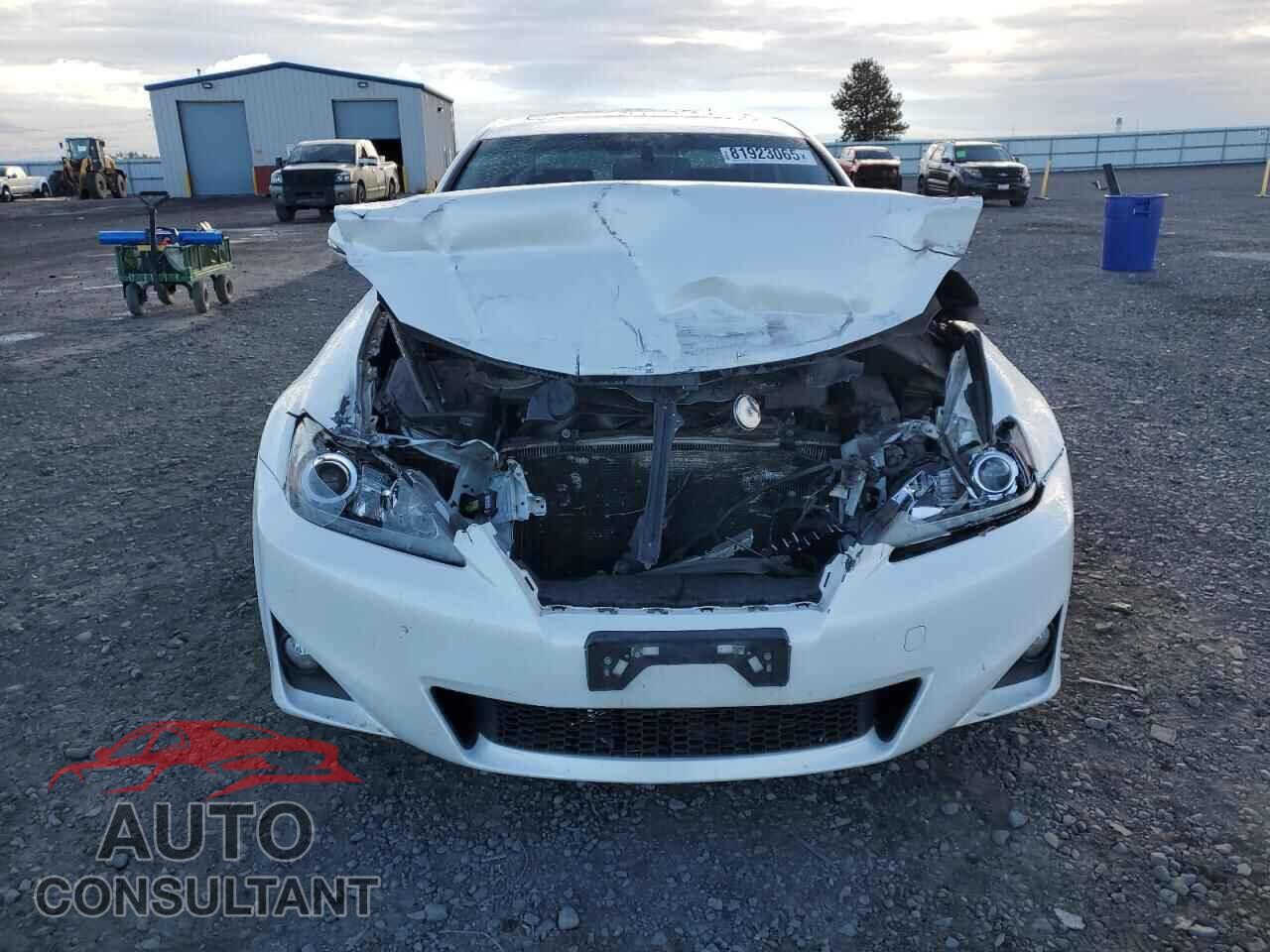 LEXUS IS 2012 - JTHCF5C25C5060027