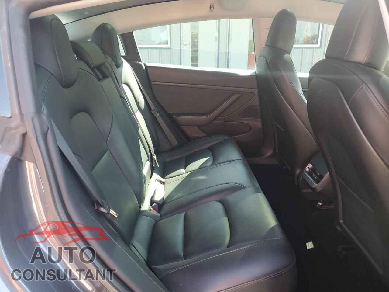 TESLA MODEL 3 2020 - 5YJ3E1EC8LF643547