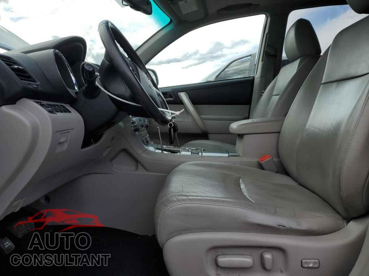 TOYOTA HIGHLANDER 2011 - 5TDBK3EH7BS049604