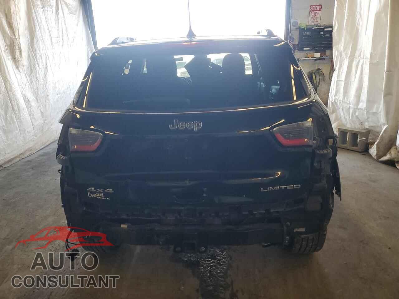 JEEP COMPASS 2018 - 3C4NJDCB9JT113439