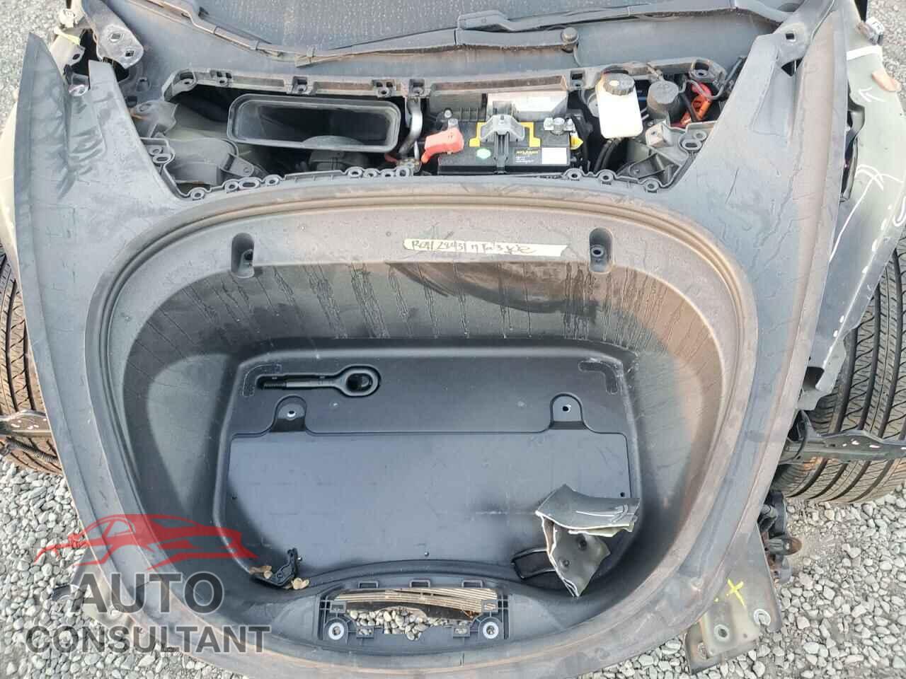 TESLA MODEL 3 2019 - 5YJ3E1EA2KF327736