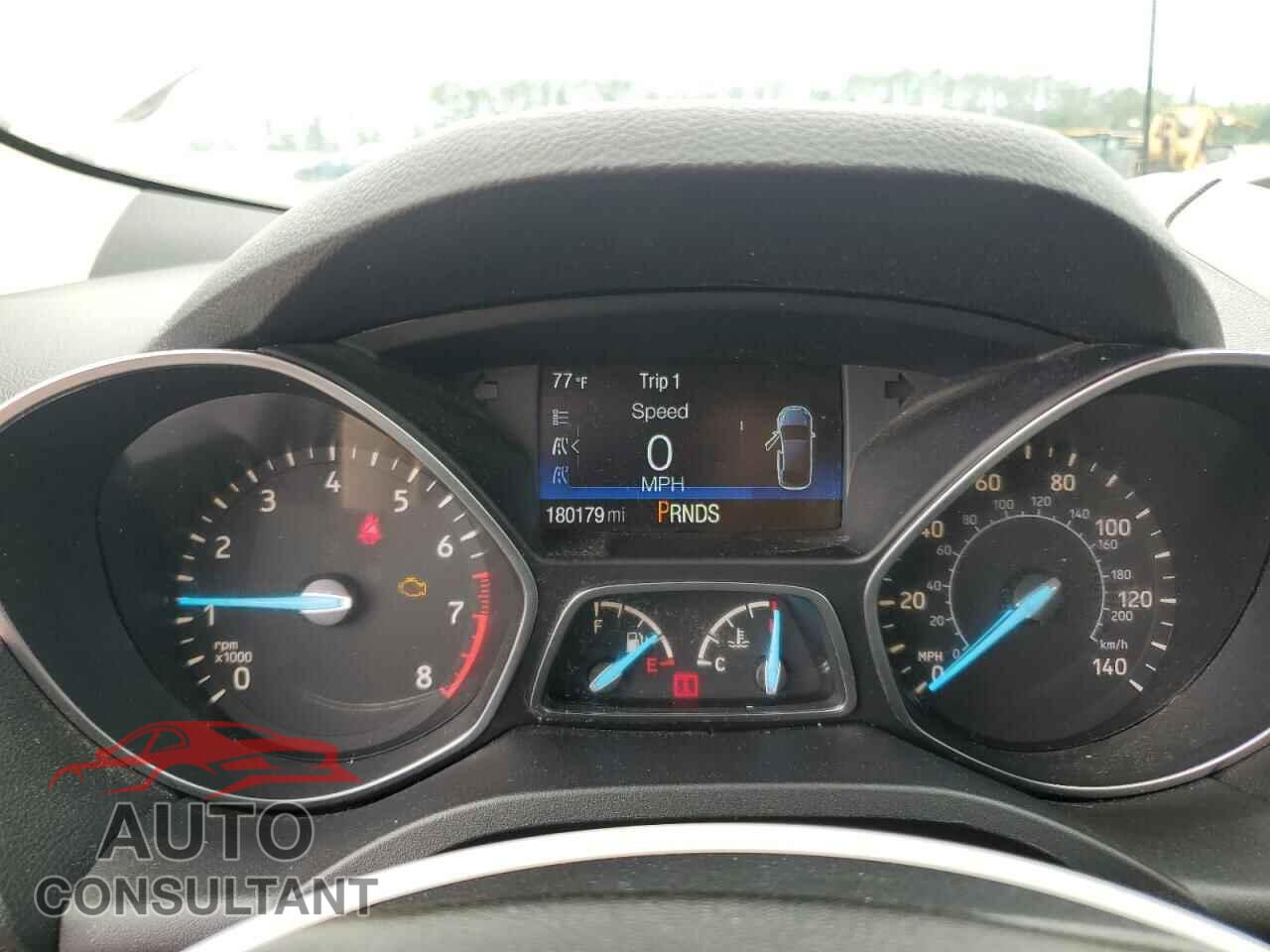 FORD ESCAPE 2017 - 1FMCU0GD7HUC34288