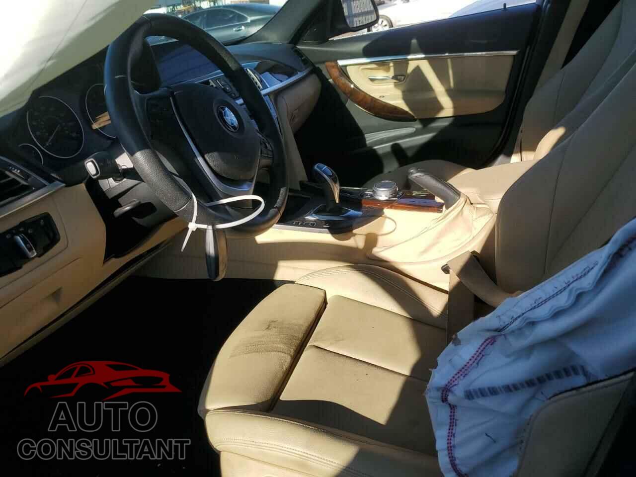 BMW 3 SERIES 2017 - WBA8D9C33HA005018