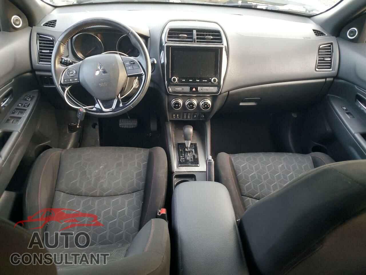 MITSUBISHI OUTLANDER 2020 - JA4AR3AU1LU031116