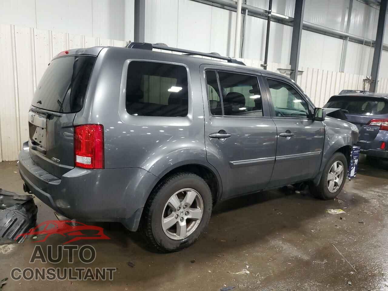 HONDA PILOT 2011 - 5FNYF4H48BB055882