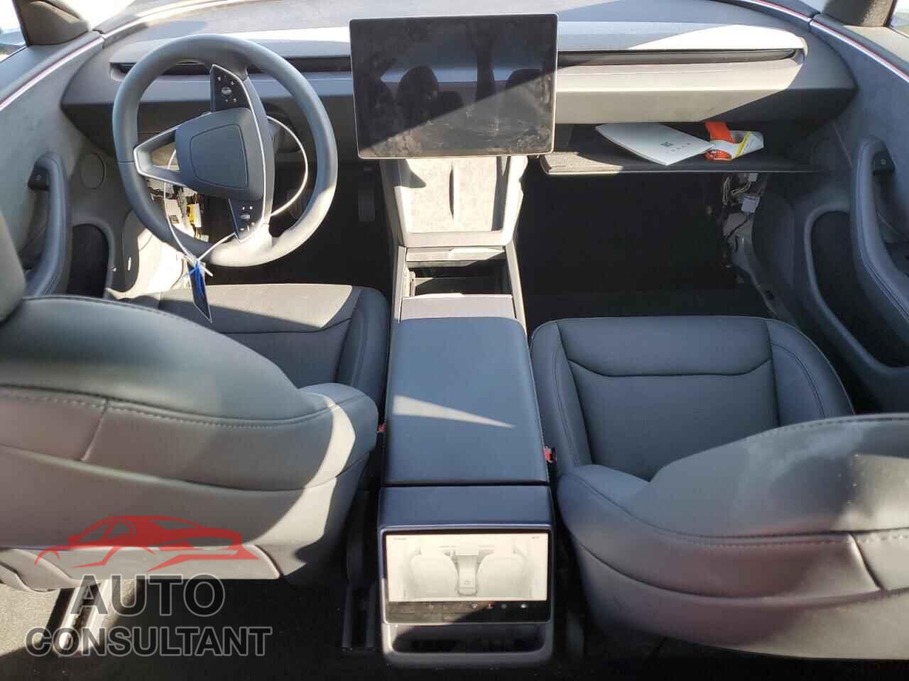 TESLA MODEL 3 2025 - 5YJ3E1EB5SF890028