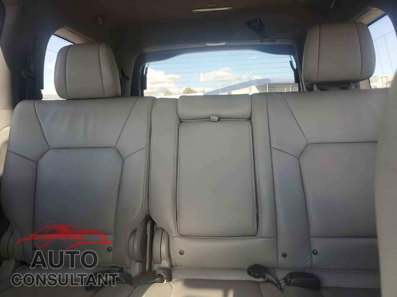 HONDA PILOT 2015 - 5FNYF3H71FB002368