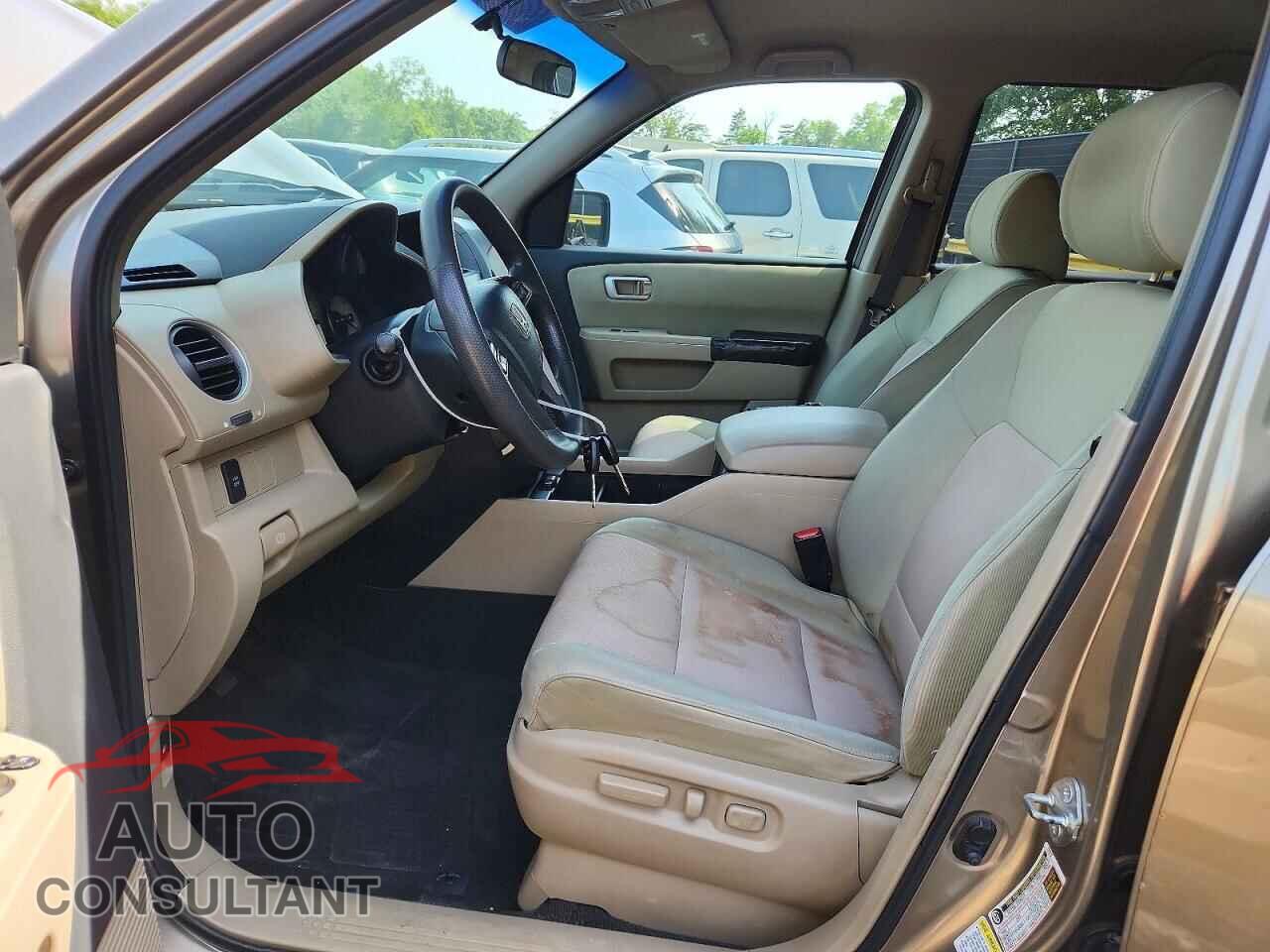HONDA PILOT 2011 - 5FNYF4H43BB019260