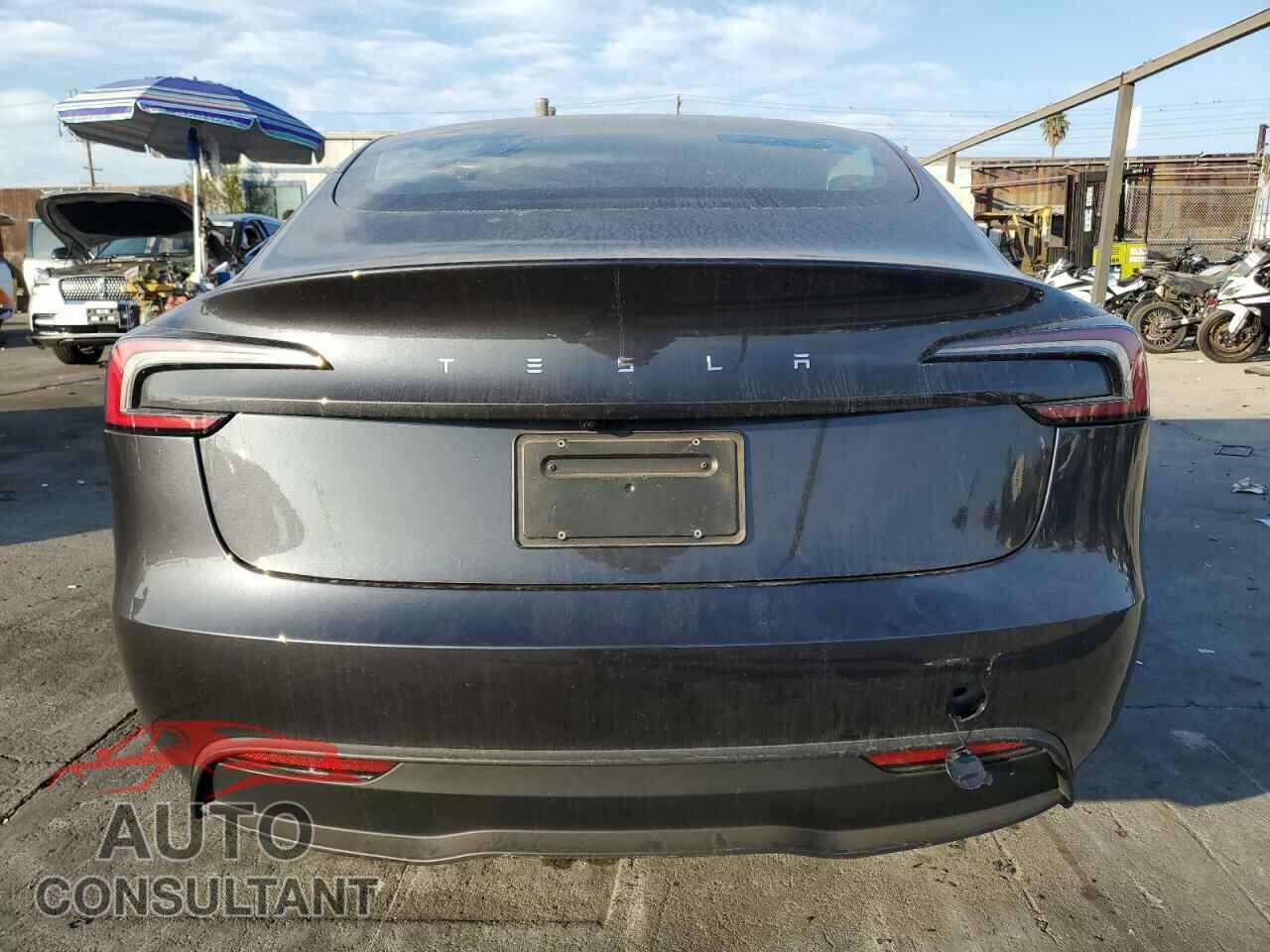 TESLA MODEL 3 2024 - 5YJ3E1EA9RF728680