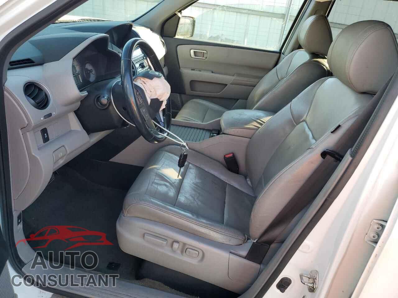 HONDA PILOT 2015 - 5FNYF4H53FB024294