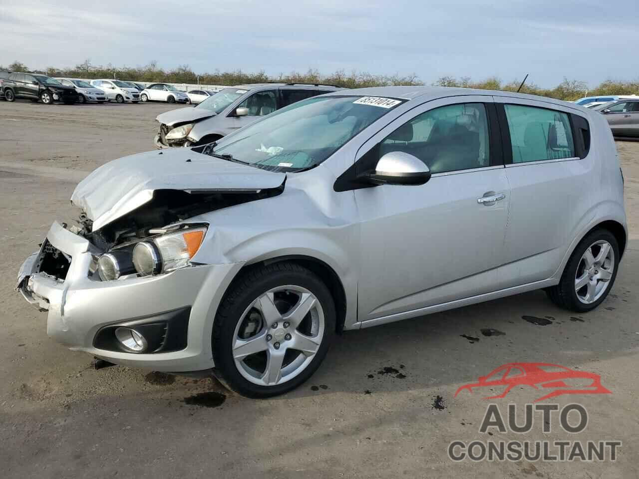 CHEVROLET SONIC 2015 - 1G1JE6SB1F4210429