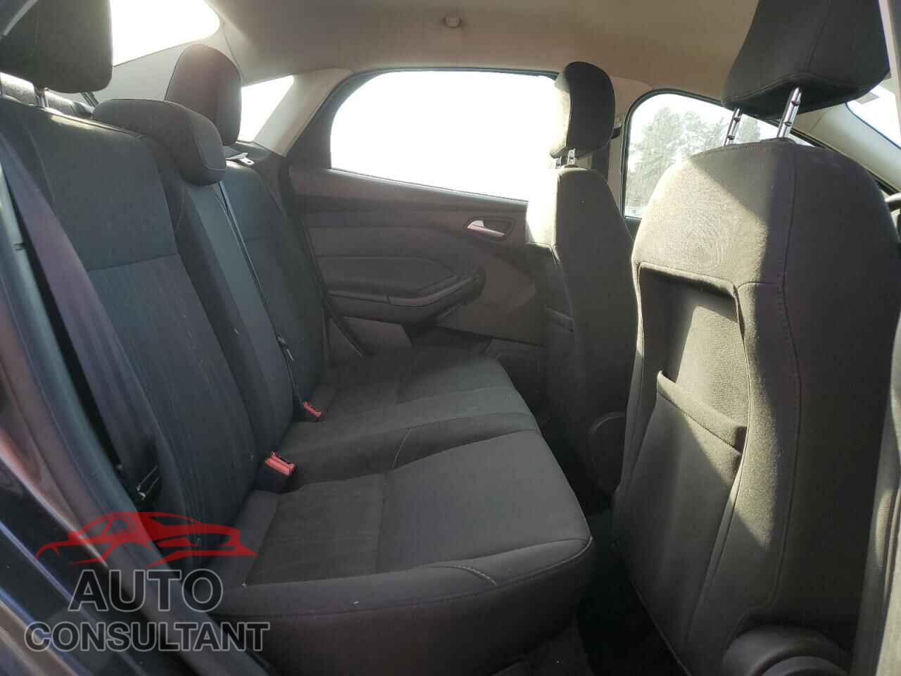 FORD FOCUS 2017 - 1FADP3F21HL278252