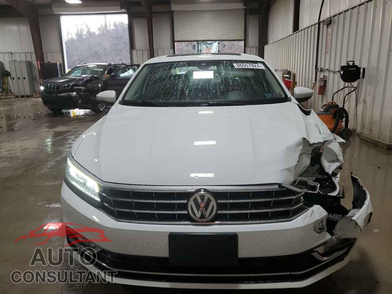 VOLKSWAGEN PASSAT 2018 - 1VWCA7A33JC017304