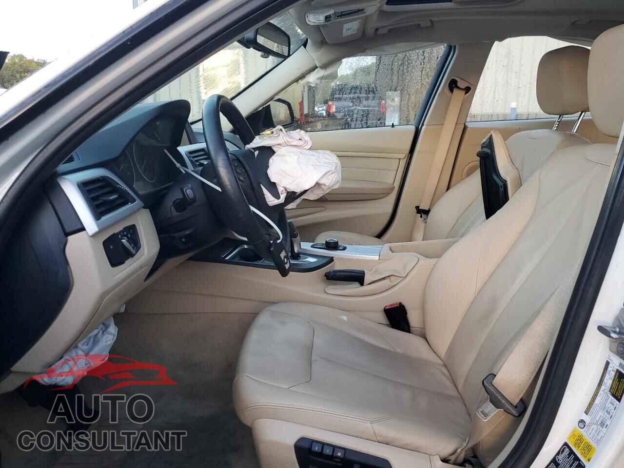 BMW 3 SERIES 2013 - WBA3B5C59DF596236