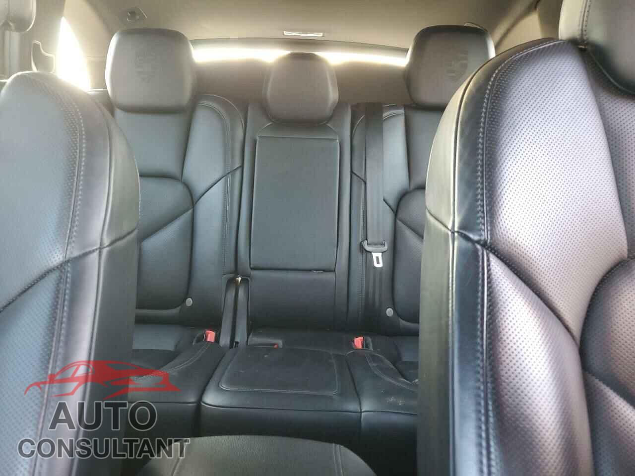 PORSCHE CAYENNE 2018 - WP1AA2A2XJKA04588