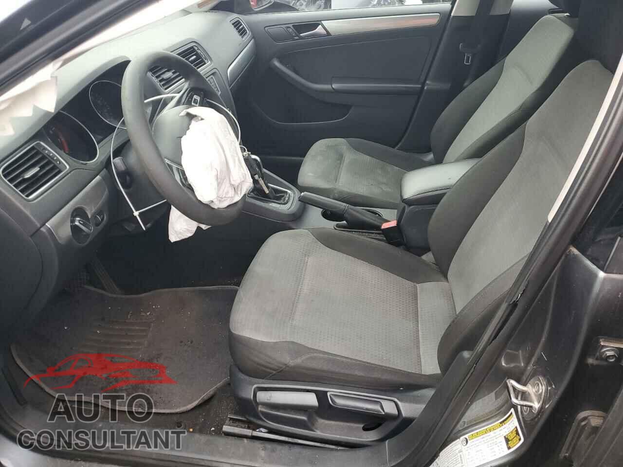 VOLKSWAGEN JETTA 2017 - 3VW2B7AJ2HM201584