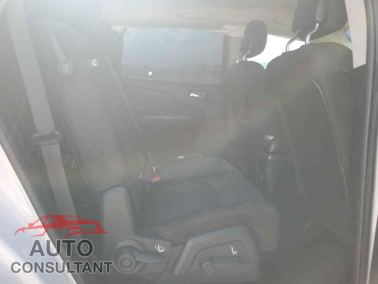 DODGE JOURNEY 2015 - 3C4PDCBB0FT747743
