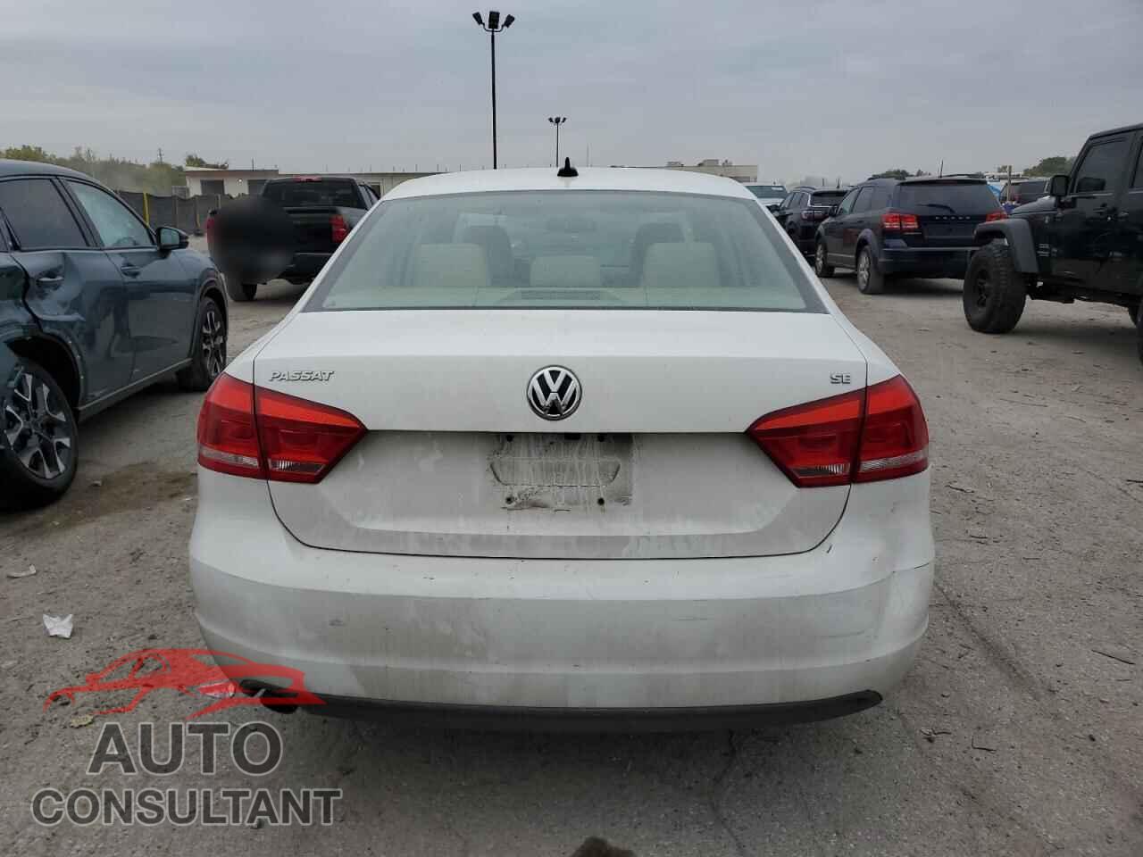 VOLKSWAGEN PASSAT 2013 - 1VWBP7A35DC091306