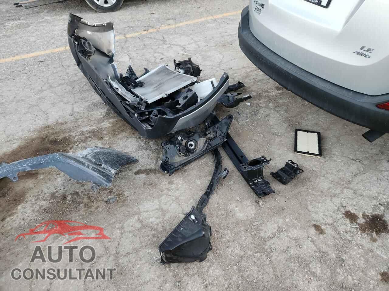 TOYOTA RAV4 2015 - JTMBFREV9FD111485