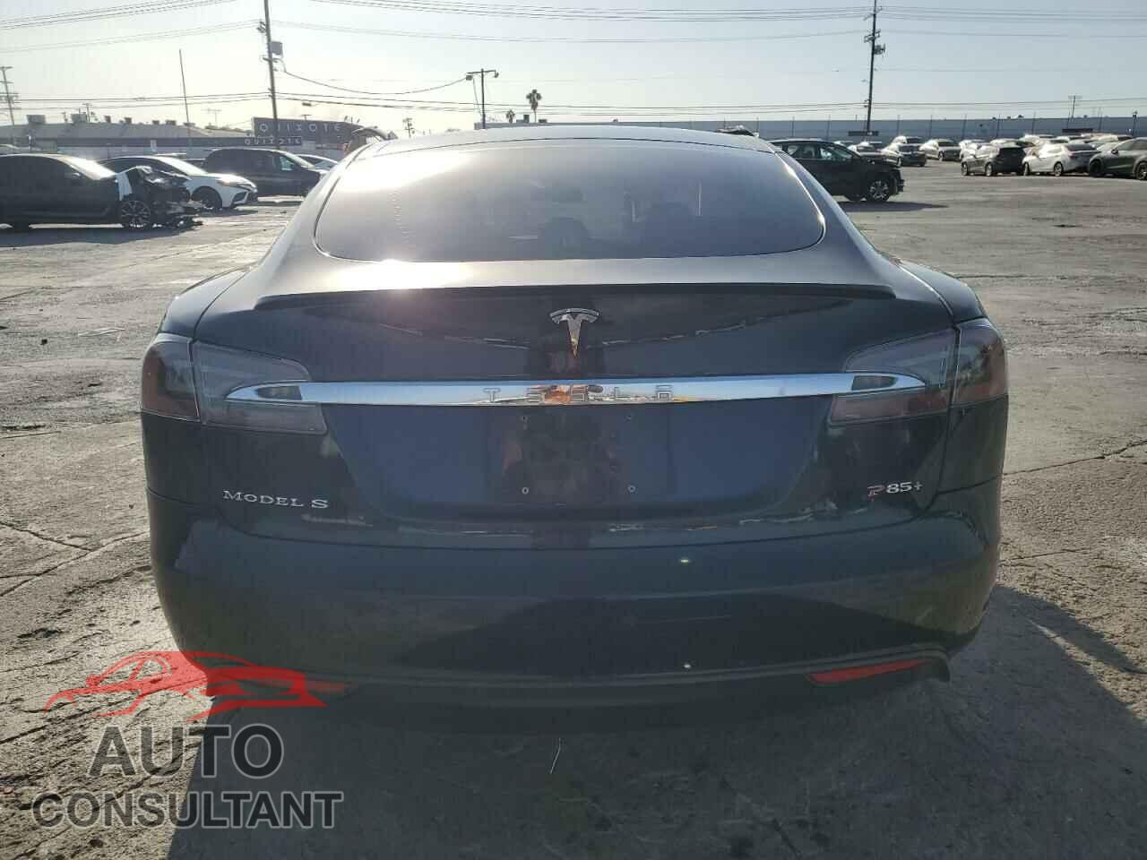 TESLA MODEL S 2013 - 5YJSA1DP2DFP14075