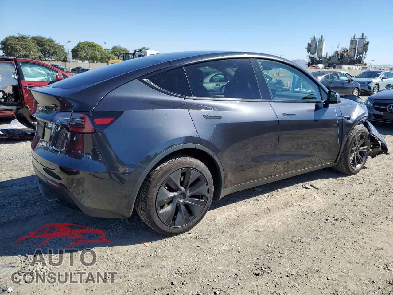 TESLA MODEL Y 2025 - 7SAYGDEE5SF281245