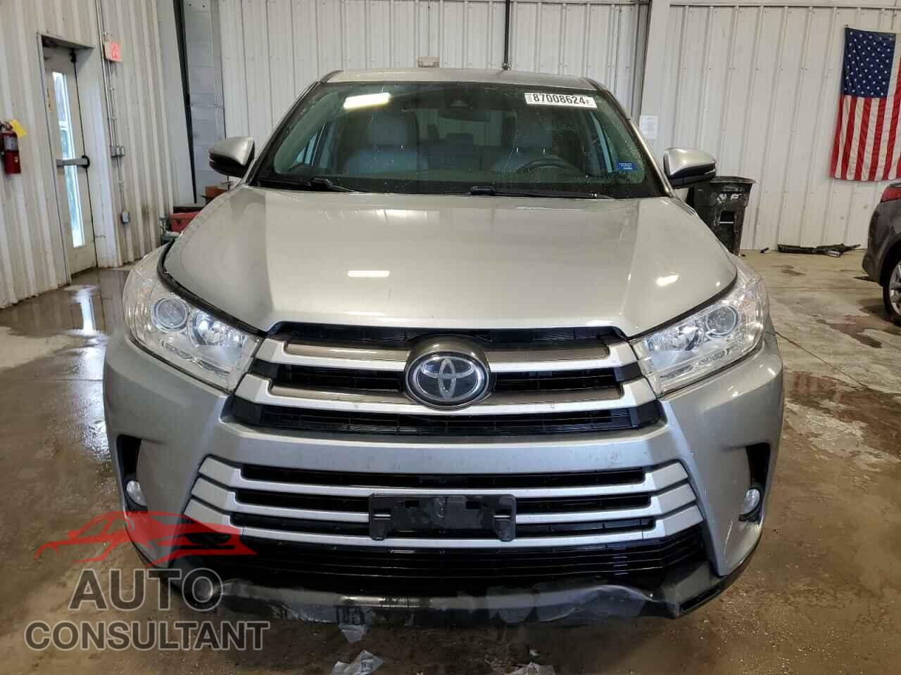 TOYOTA HIGHLANDER 2019 - 5TDBZRFH2KS738981