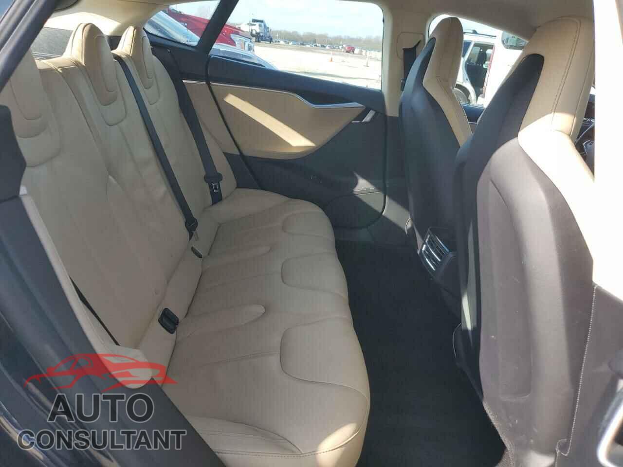 TESLA MODEL S 2013 - 5YJSA1CG7DFP03879