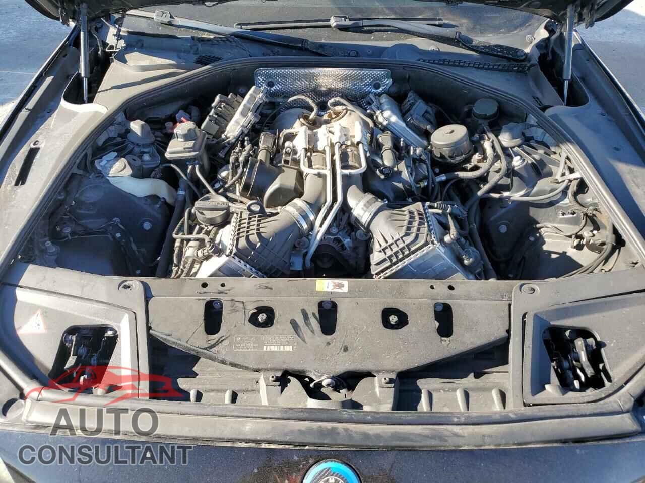 BMW M5 2014 - WBSFV9C54ED097669