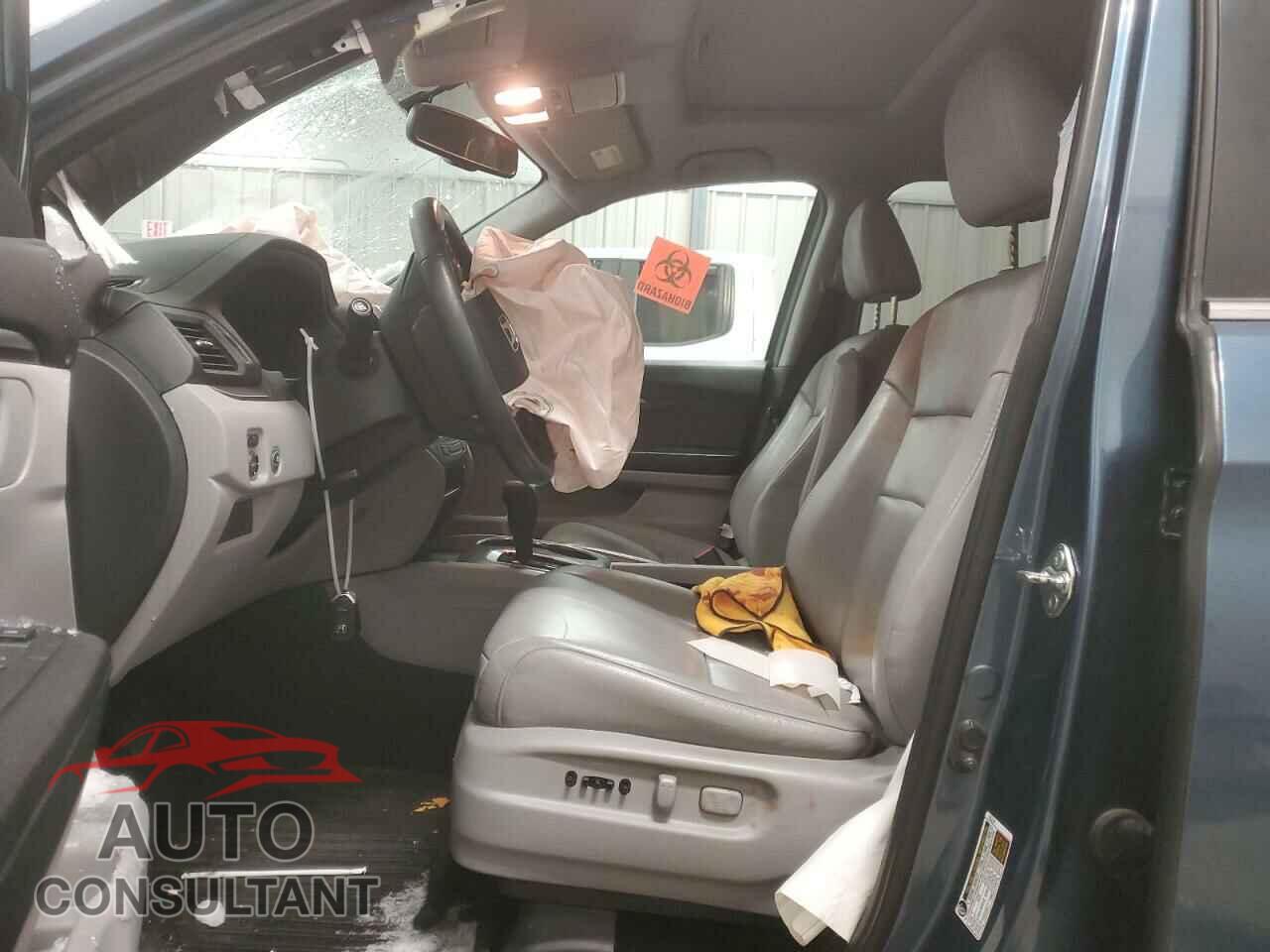 HONDA PILOT 2017 - 5FNYF6H51HB023210