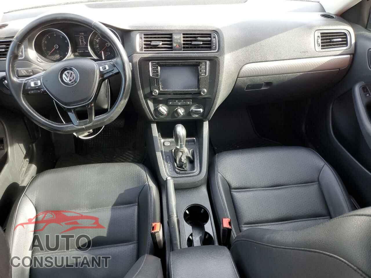 VOLKSWAGEN JETTA 2017 - 3VWDB7AJ3HM291904