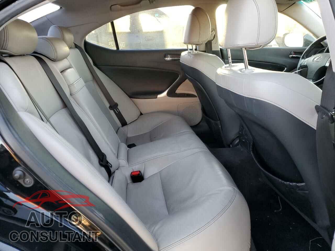 LEXUS IS 2011 - JTHBF5C20B5148333