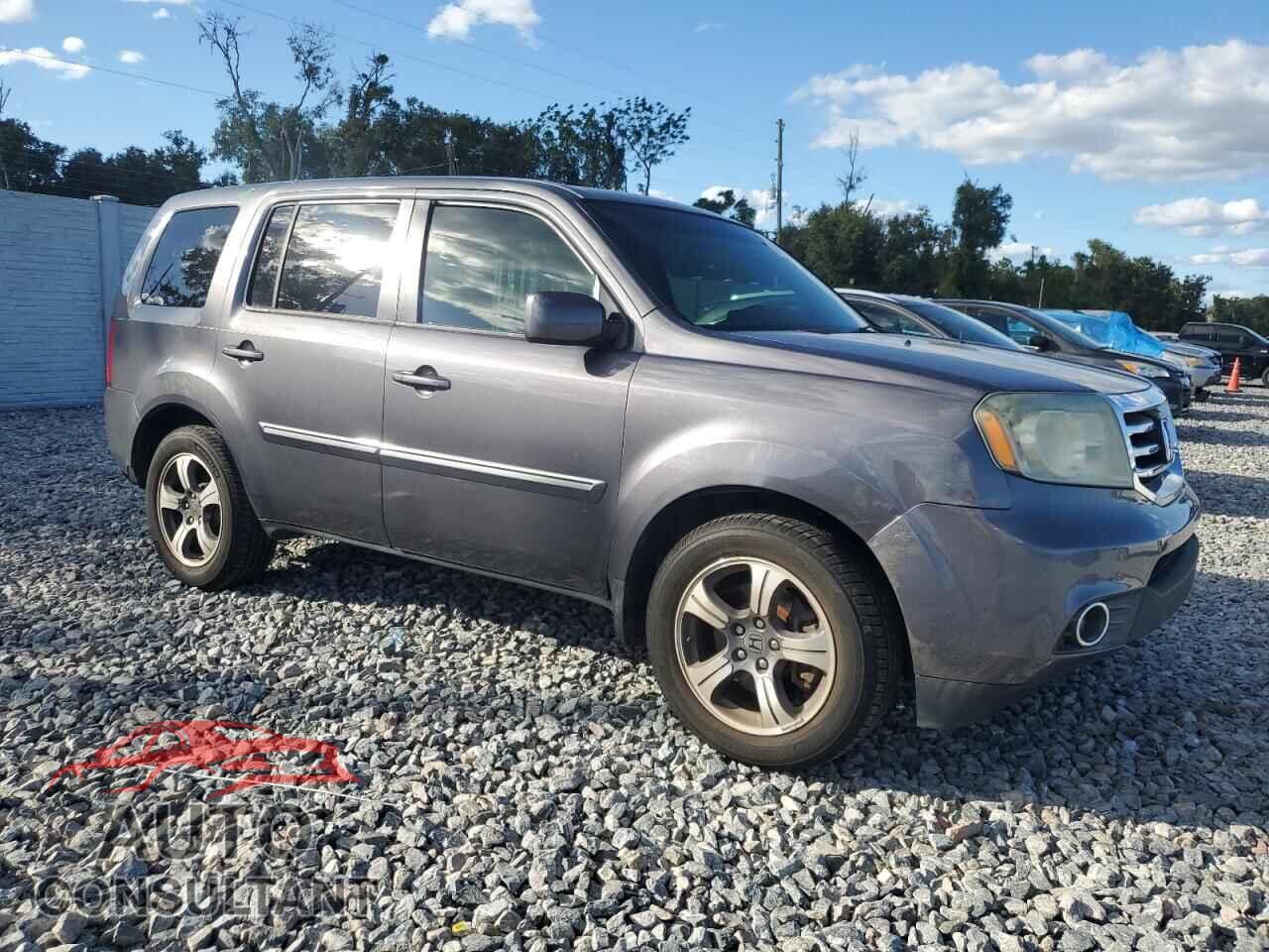 HONDA PILOT 2015 - 5FNYF3H31FB032161