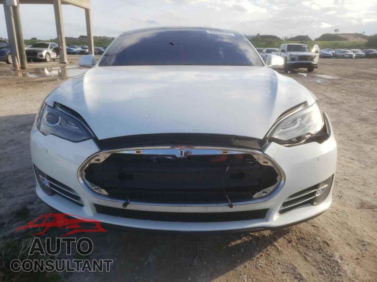 TESLA MODEL S 2013 - 5YJSA1DP6DFP20512