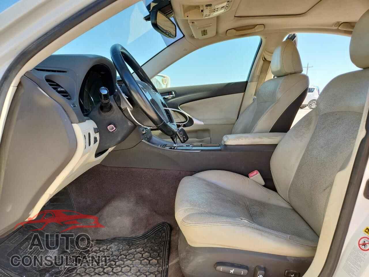 LEXUS IS 2012 - JTHCF5C23C5054050