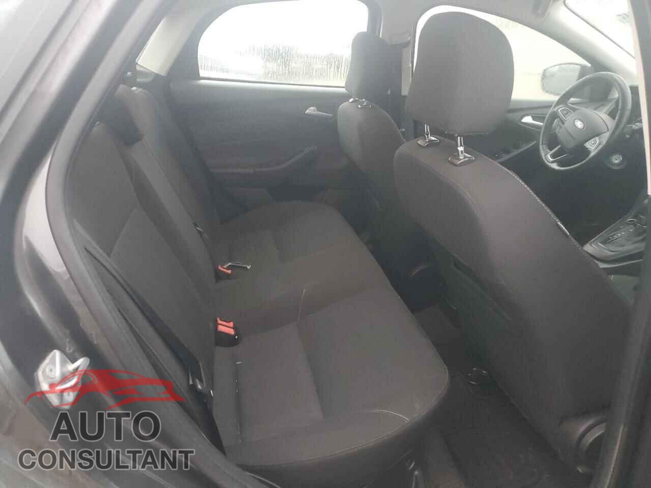FORD FOCUS 2017 - 1FADP3F26HL340695