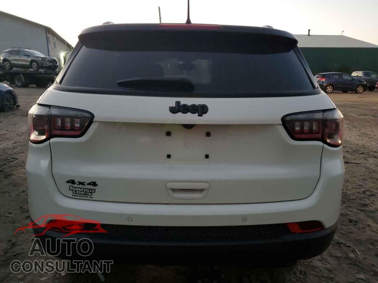 JEEP COMPASS 2018 - 3C4NJDBB7JT395579