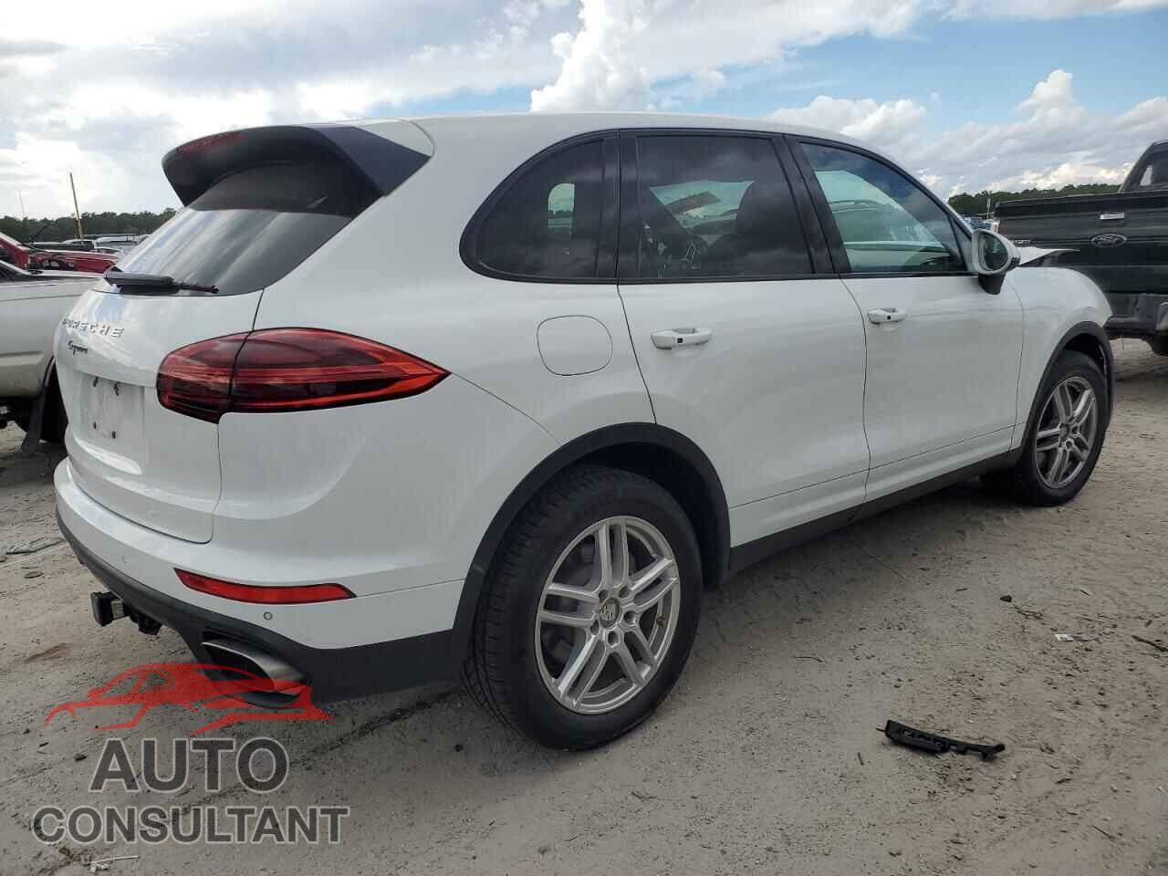 PORSCHE CAYENNE 2018 - WP1AA2A27JKA00157