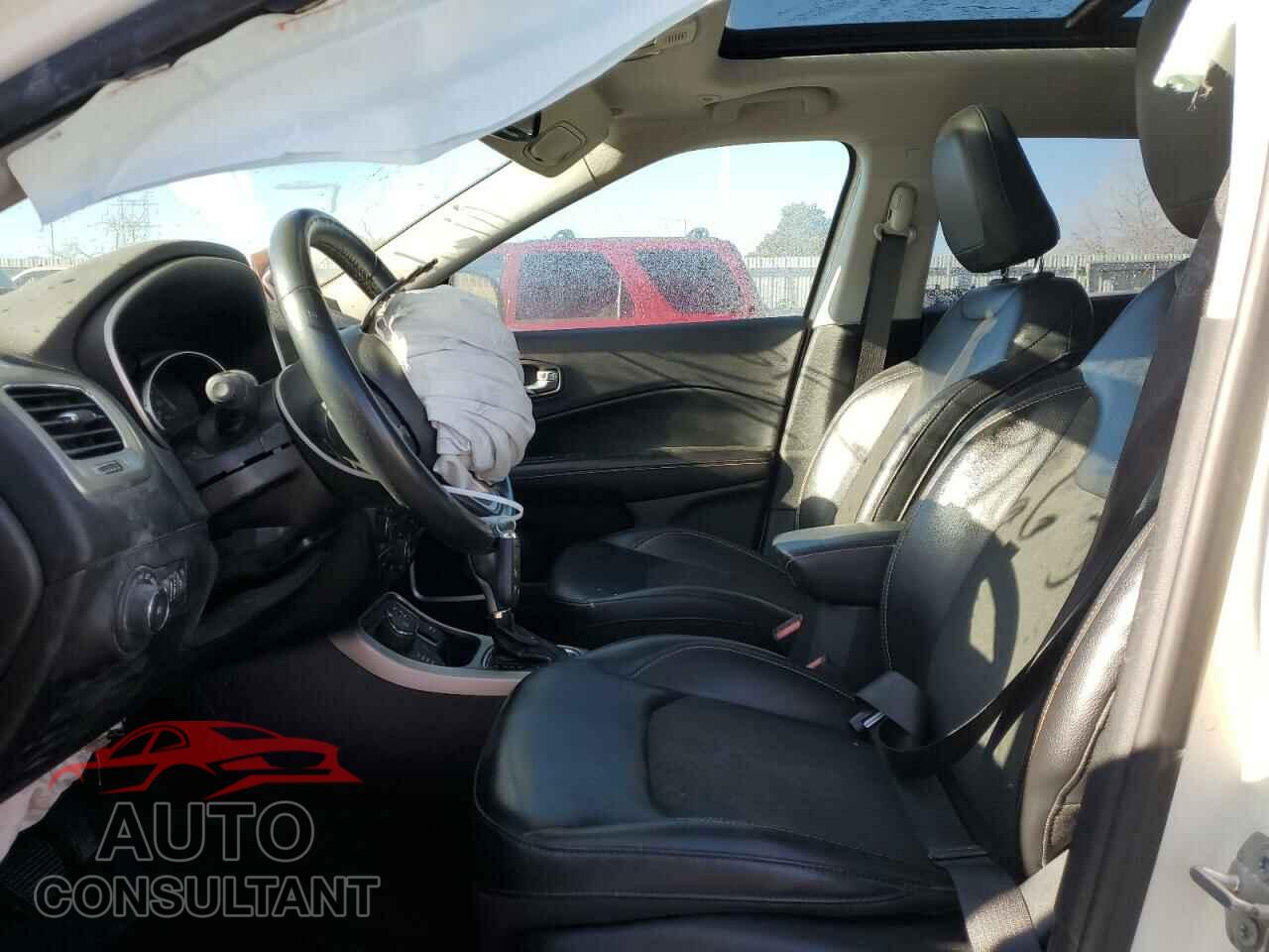 JEEP COMPASS 2018 - 3C4NJDBB7JT103817