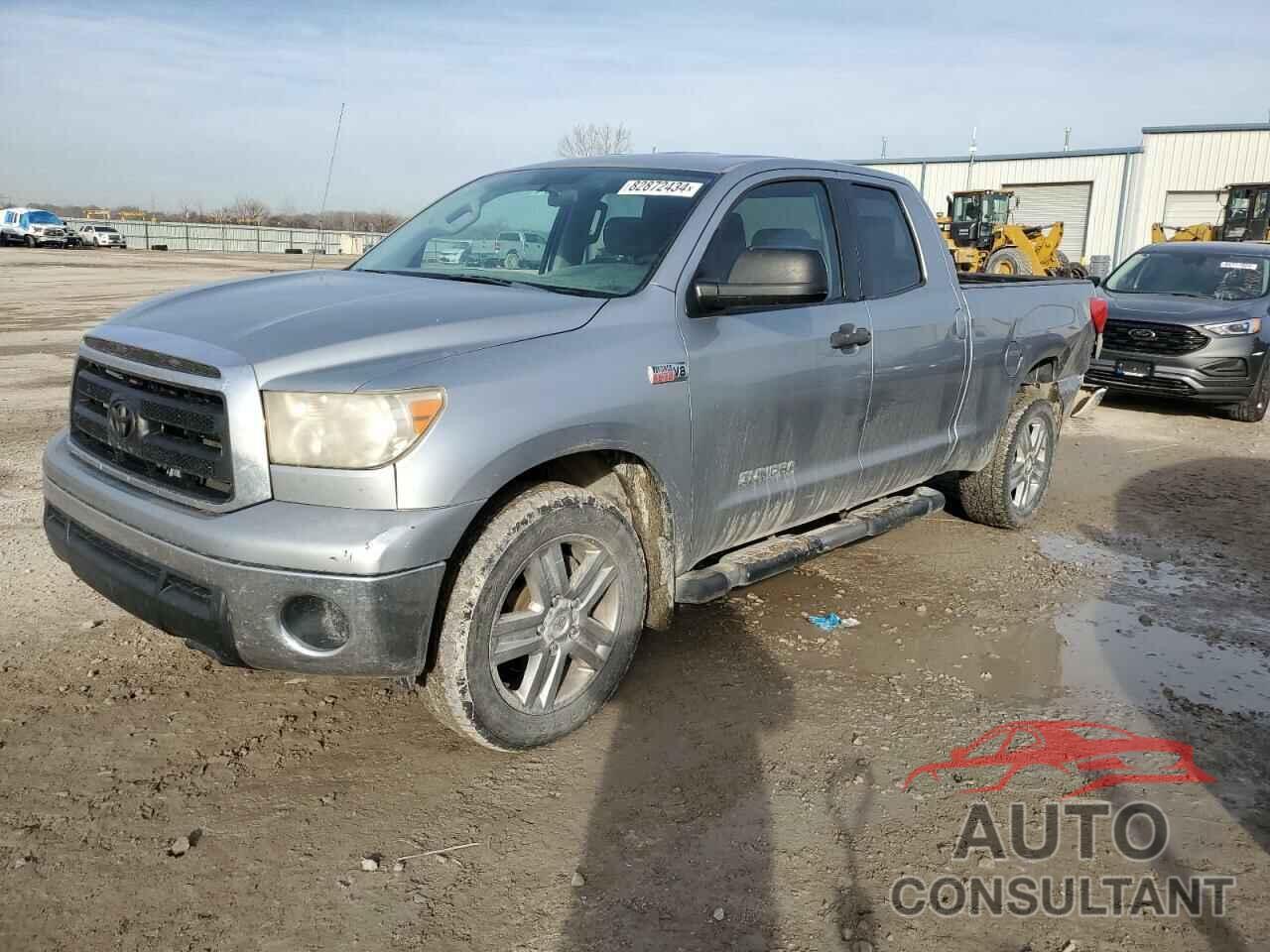 TOYOTA TUNDRA 2011 - 5TFRY5F19BX101951