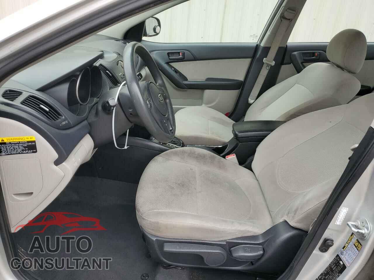 KIA FORTE 2011 - KNAFU4A21B5326981