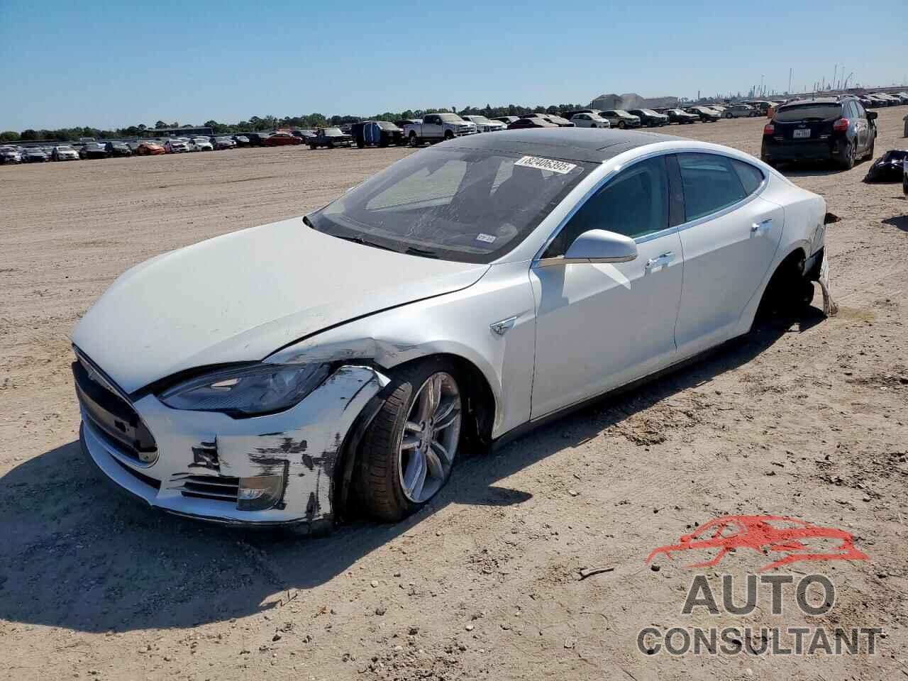 TESLA MODEL S 2013 - 5YJSA1CG8DFP20495