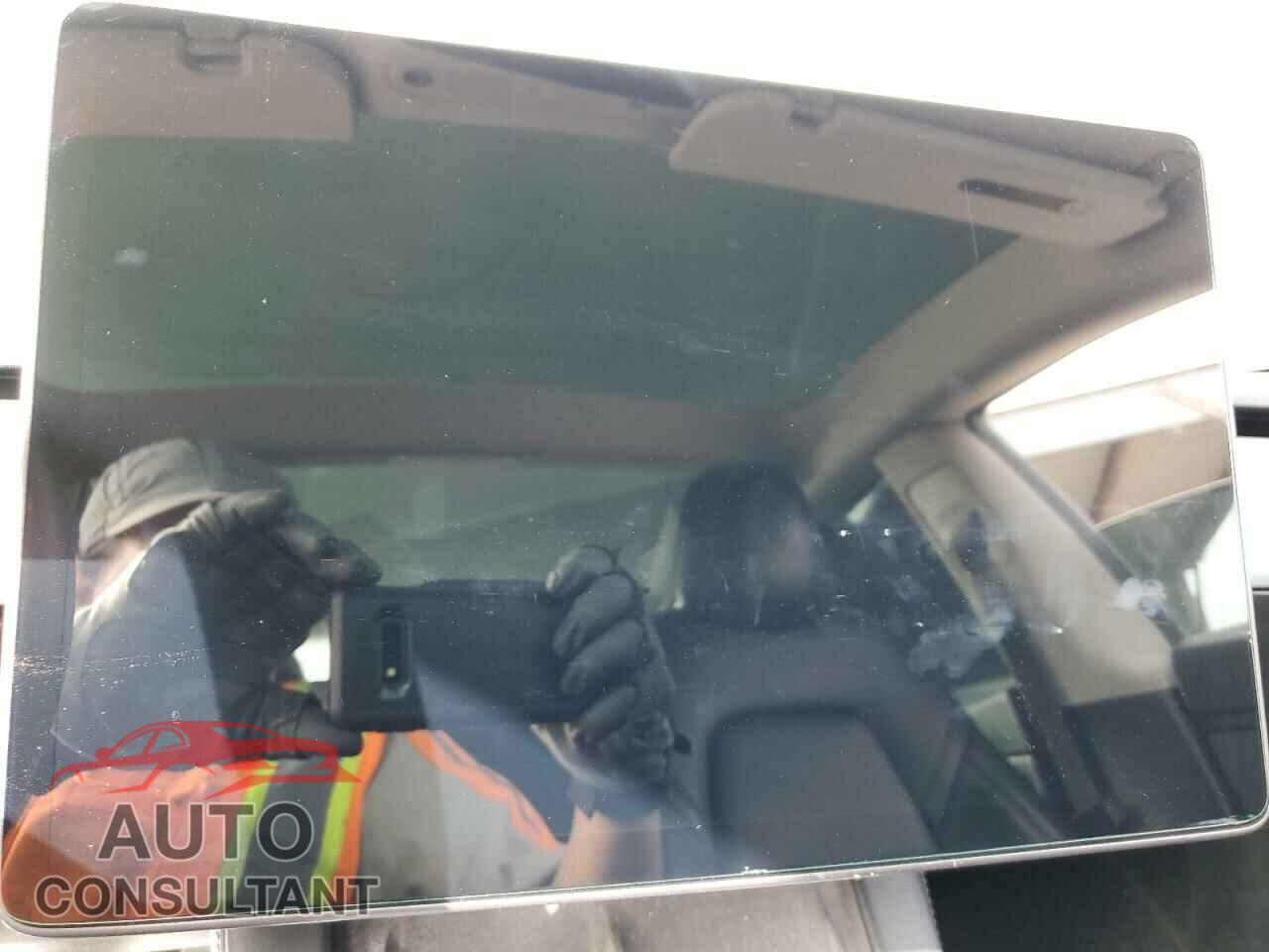 TESLA MODEL 3 2021 - 5YJ3E1EB0MF936559