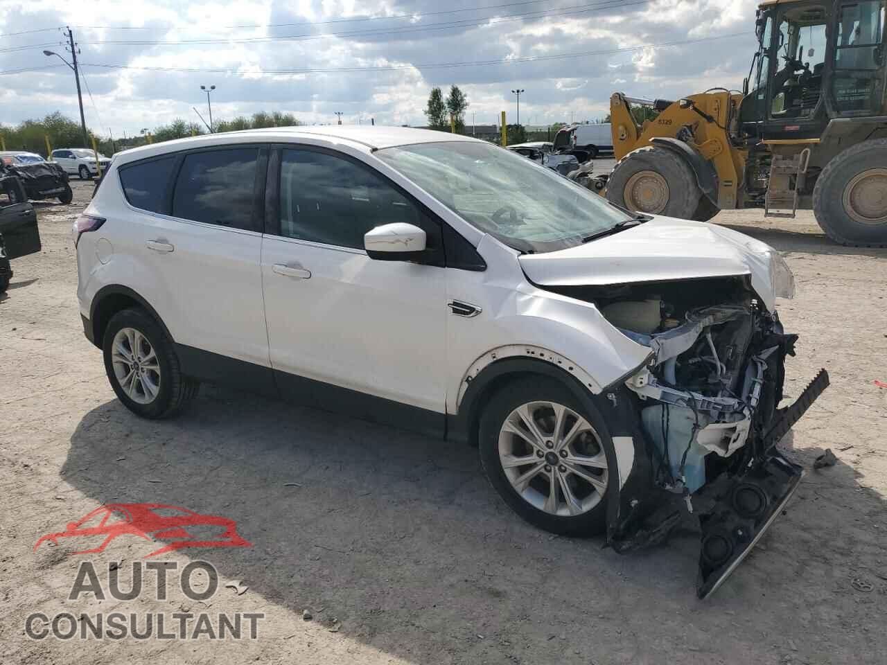 FORD ESCAPE 2017 - 1FMCU0GD3HUC47023