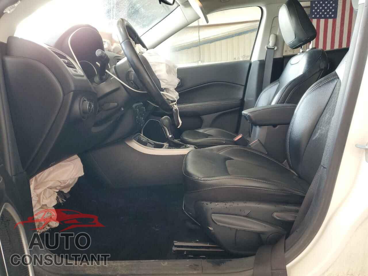 JEEP COMPASS 2020 - 3C4NJDBB9LT145375