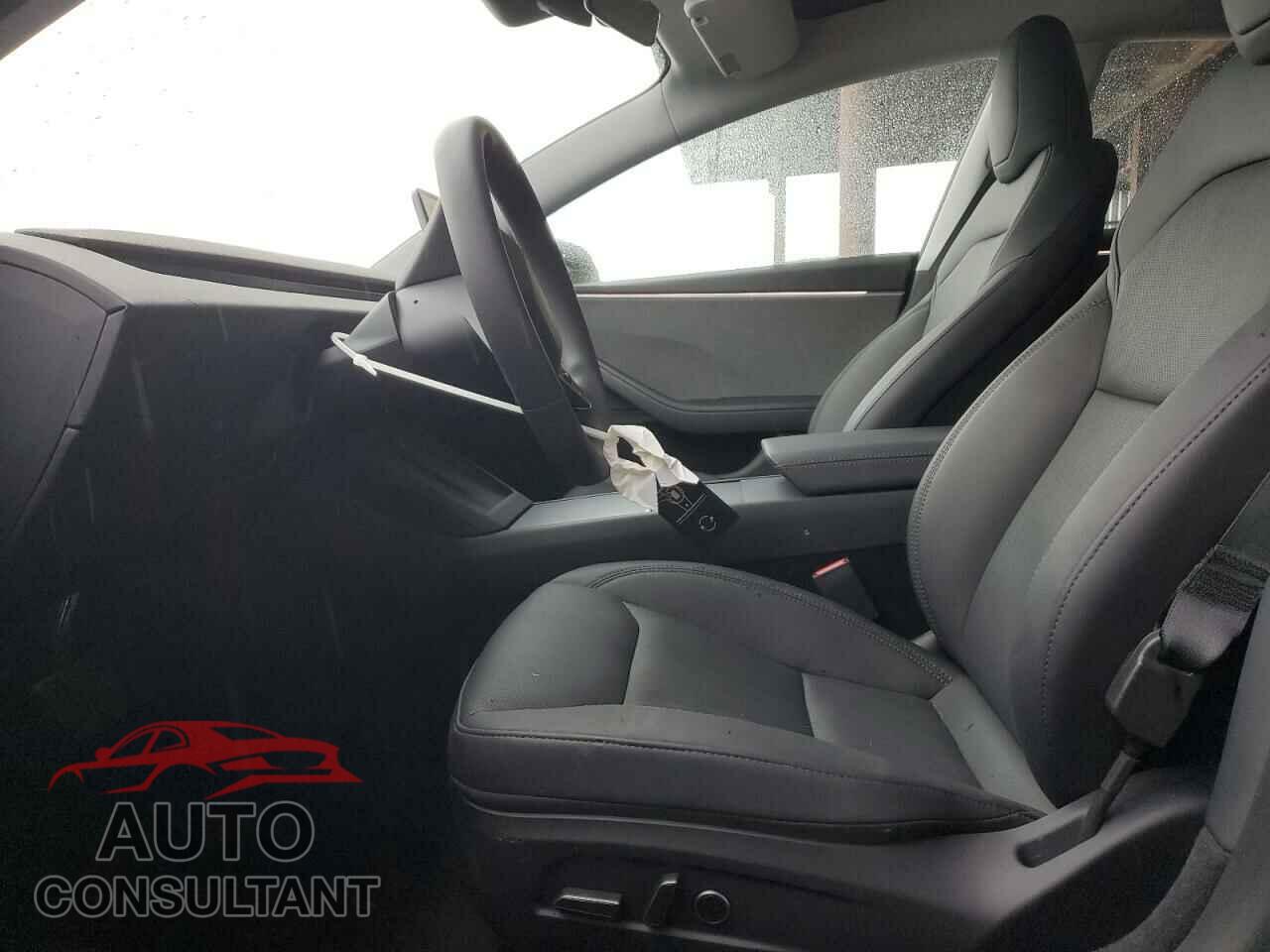 TESLA MODEL 3 2024 - 5YJ3E1EA0RF772681