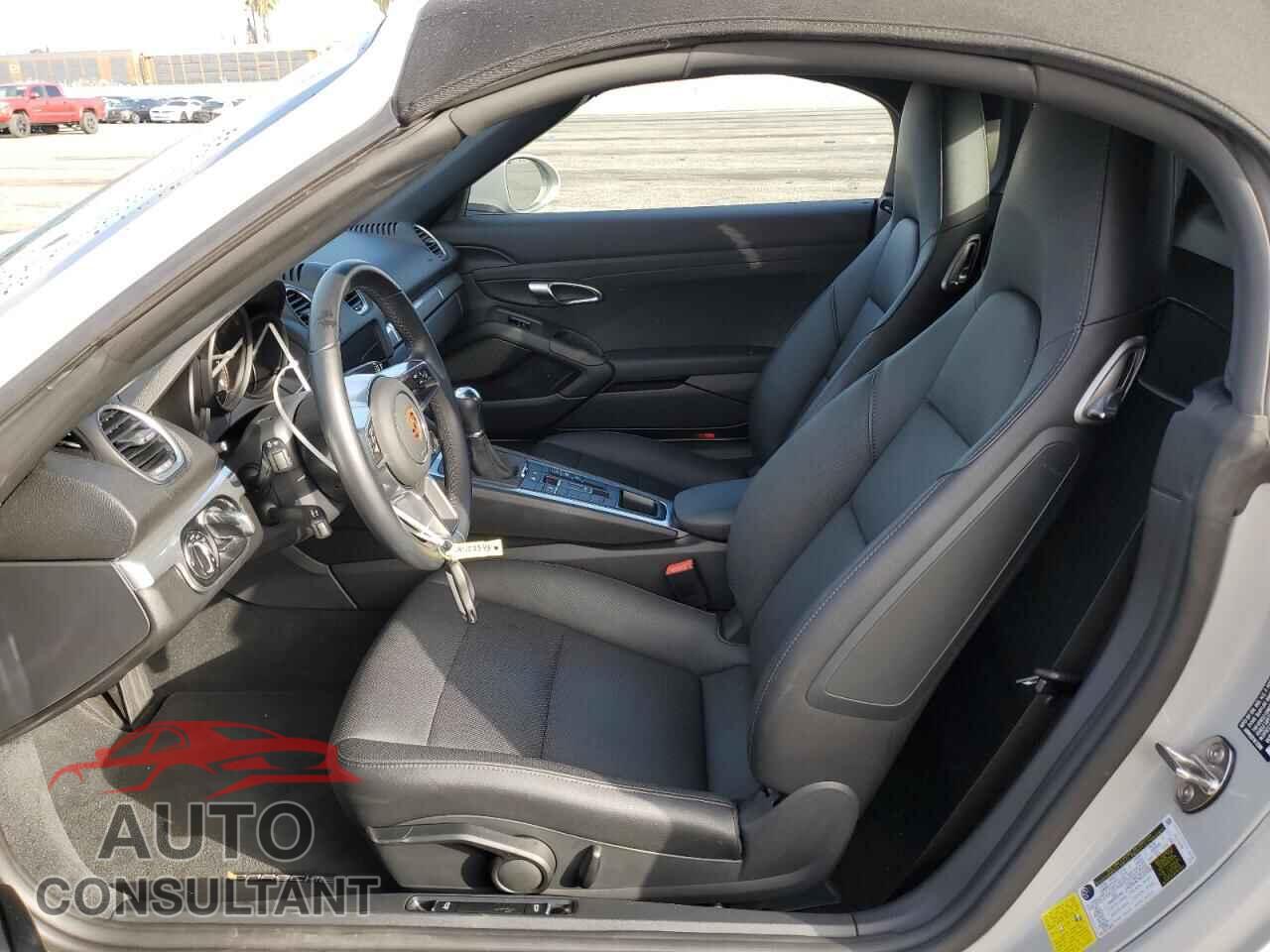 PORSCHE BOXSTER 2024 - WP0CA2A89RK205229
