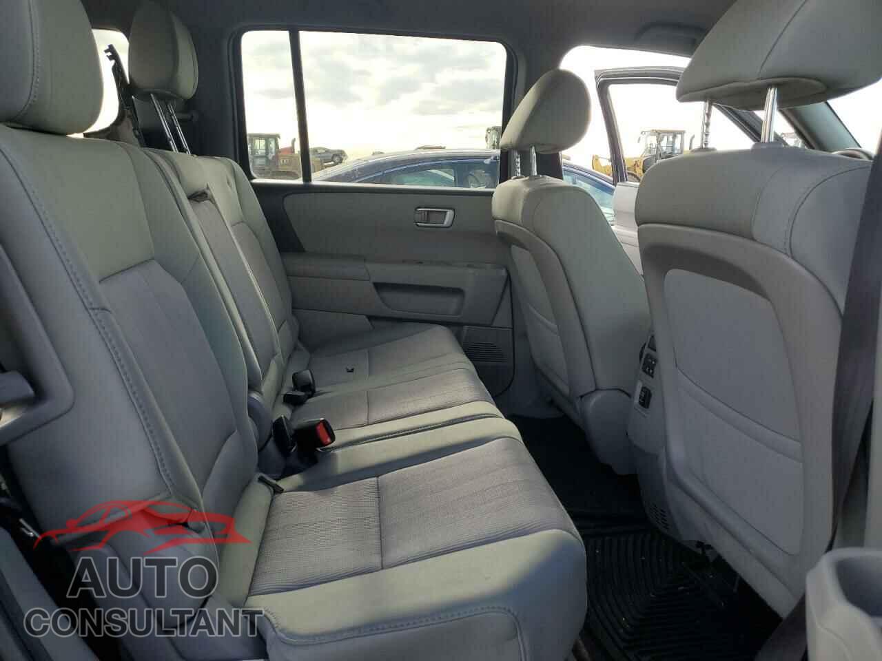 HONDA PILOT 2013 - 5FNYF4H41DB009295