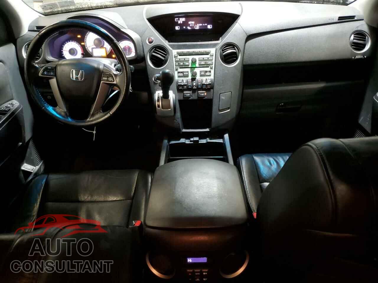 HONDA PILOT 2011 - 5FNYF4H68BB104824