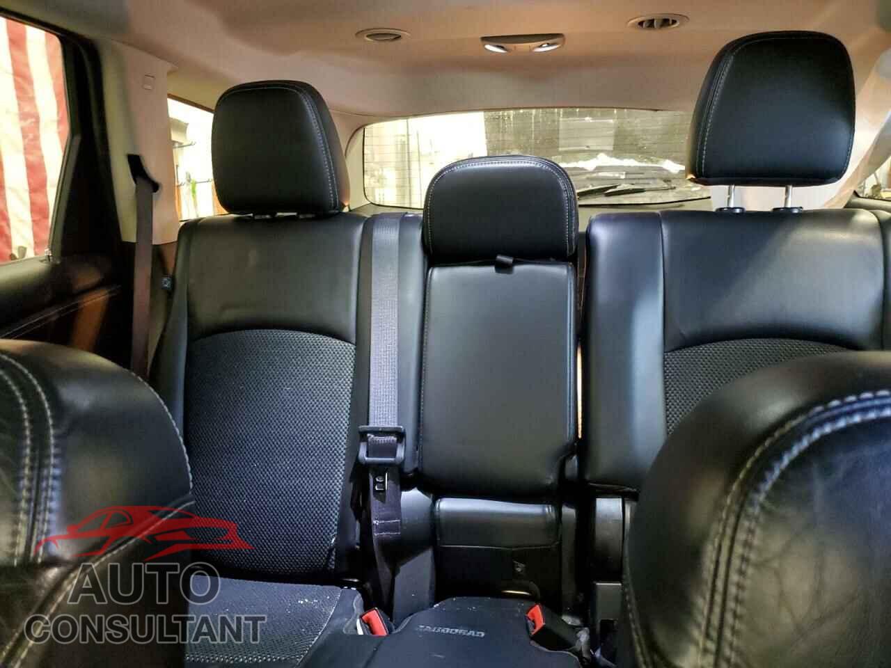 DODGE JOURNEY 2015 - 3C4PDDGG4FT740739
