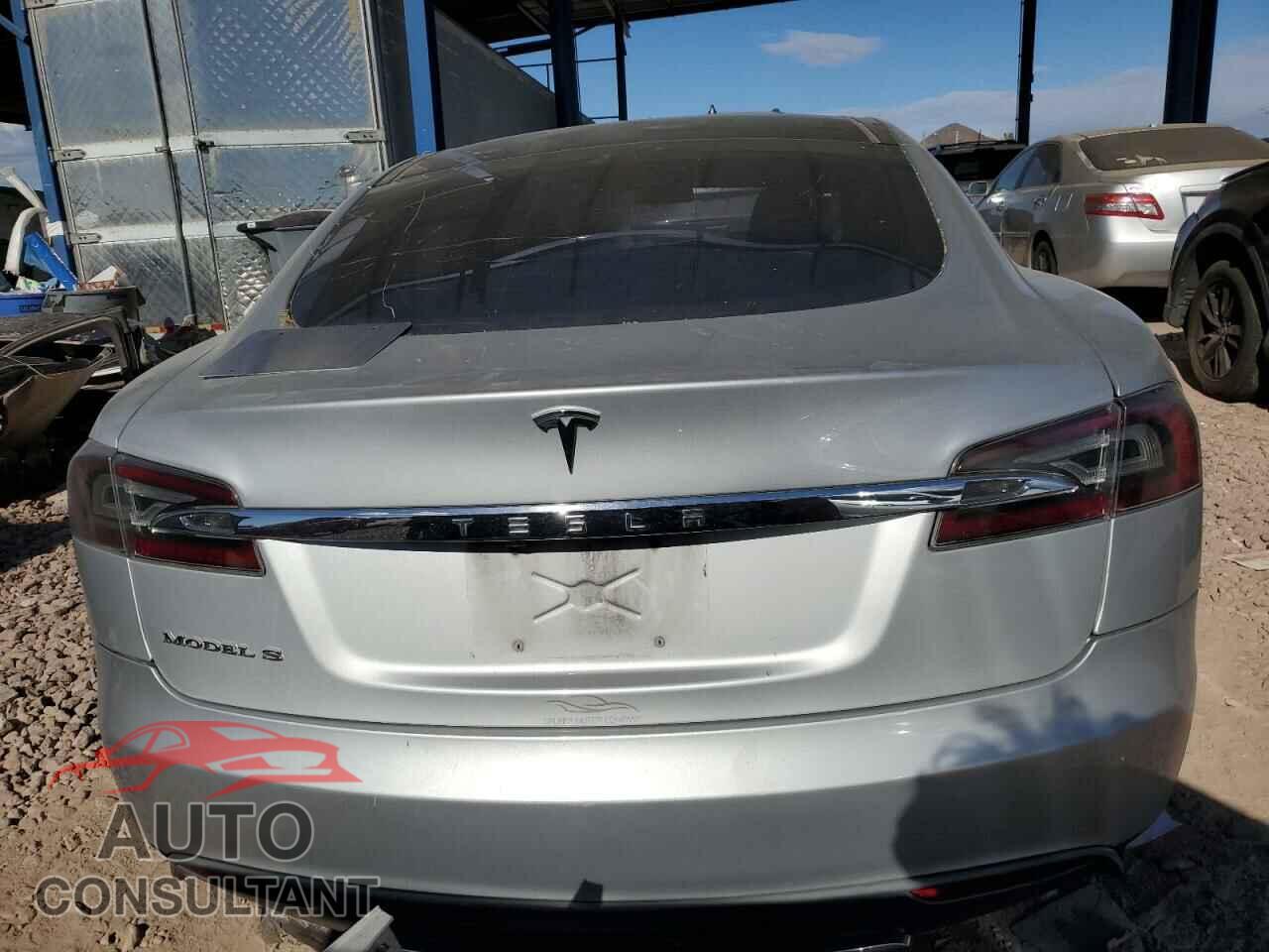 TESLA MODEL S 2013 - 5YJSA1AG2DFP11682